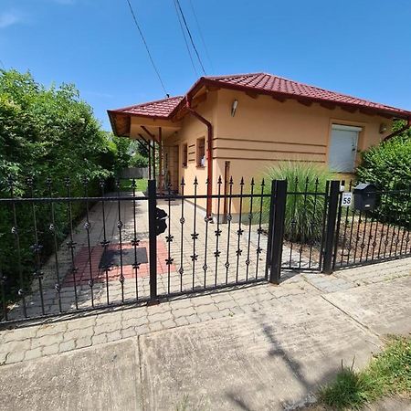 Zseki Apartman Hajdúszoboszló Екстериор снимка