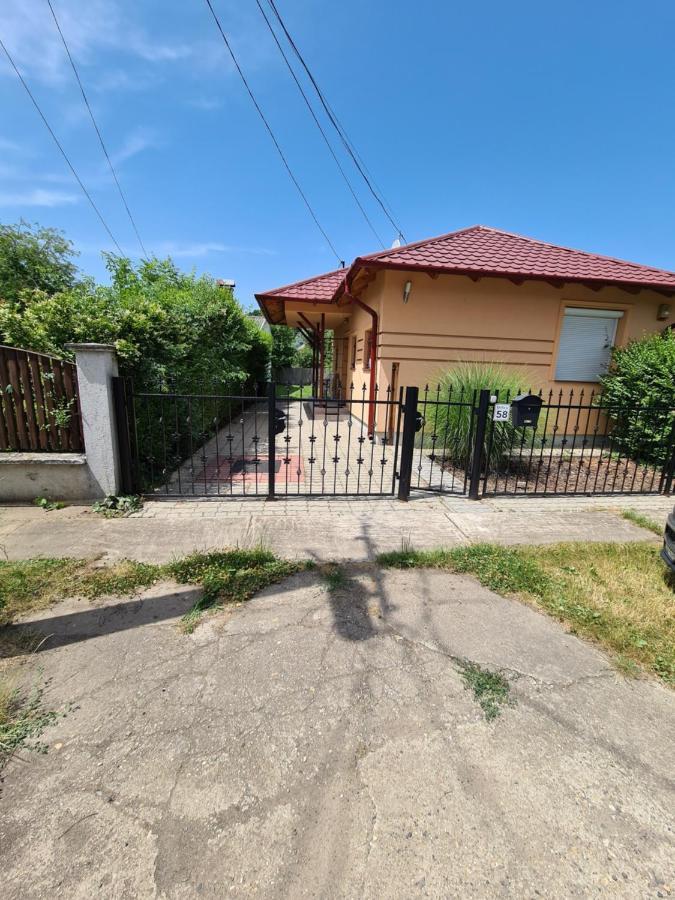 Zseki Apartman Hajdúszoboszló Екстериор снимка