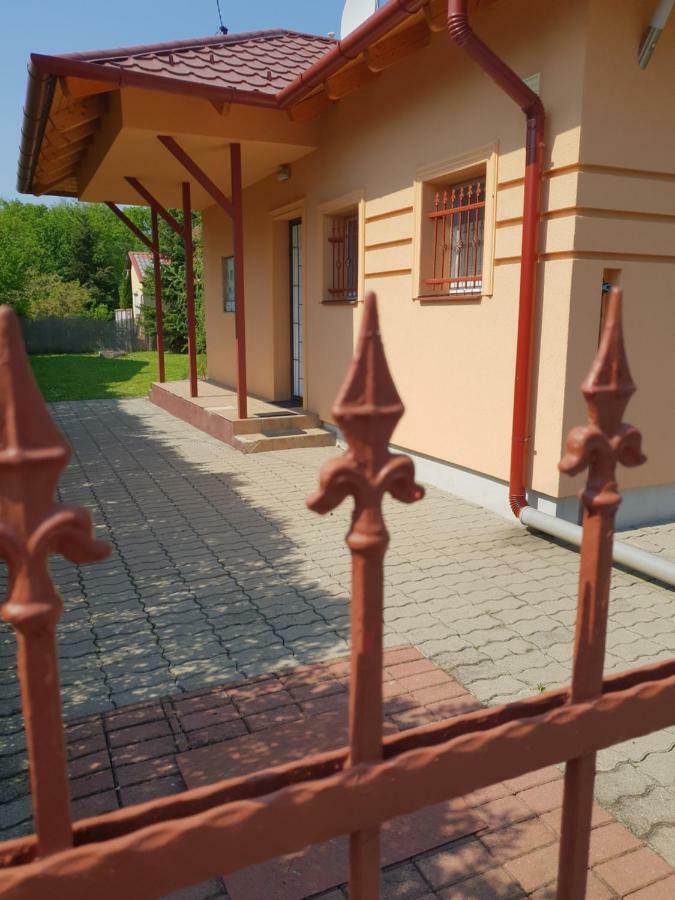 Zseki Apartman Hajdúszoboszló Екстериор снимка