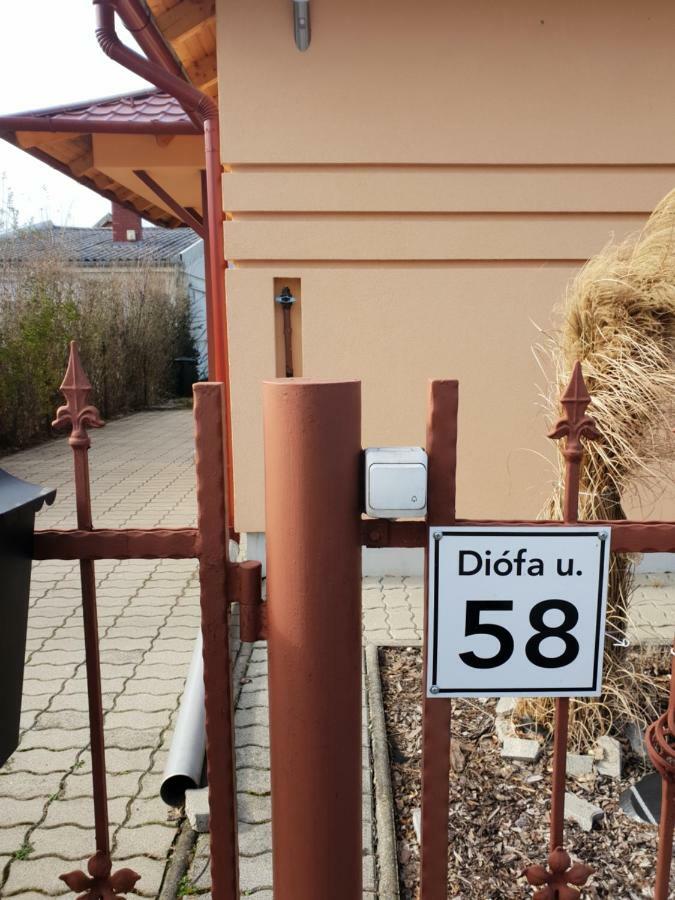 Zseki Apartman Hajdúszoboszló Екстериор снимка